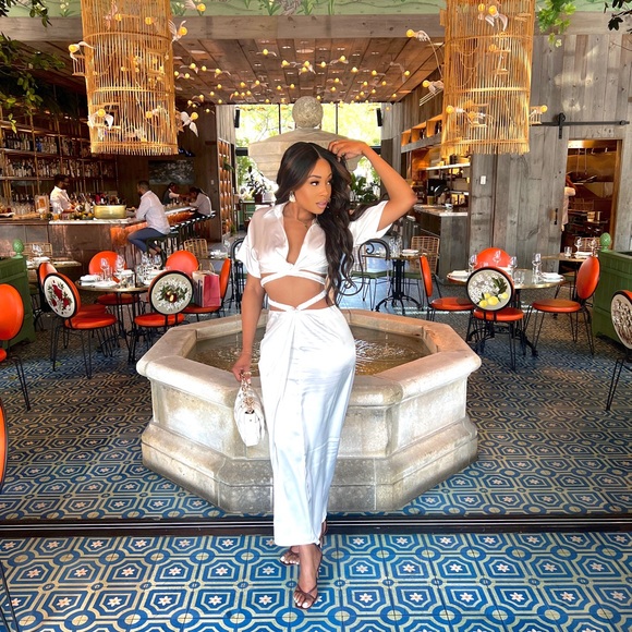 ASOS Kaiia two piece satin set - with ruched and wrapped detail - Picture 11 of 12